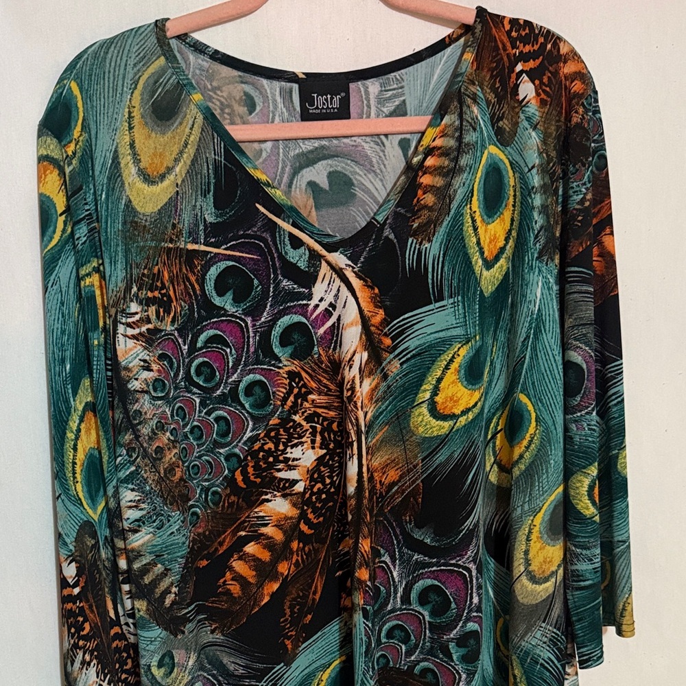 Jostar Women's Multicolor Peacock Print Top, Size 1X, EUC, MAKE AN OFFER!!!